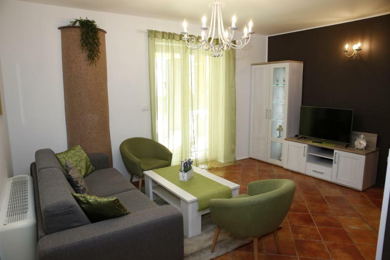 Vila Nara Hotel Vodice Exterior photo